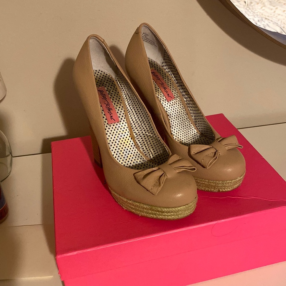 Betsy Johnson platform heels. Size 7.5. Gently used.